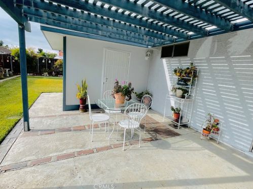 686 Wisteria Ave, Rialto CA  92376 exterior