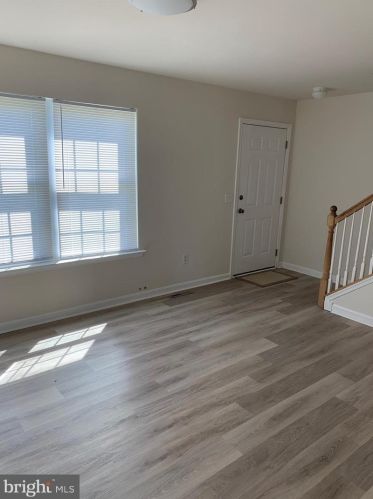 41 Moriarty St, Dover, DE 19901-8415