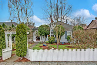 5653 42nd Ave, Seattle, WA 98136-1510