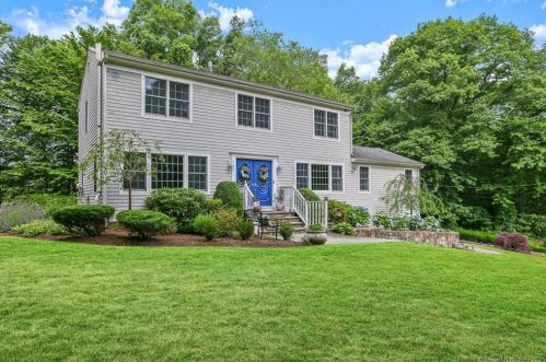 31 Black Twig Pl, Stamford, CT 06903-1835
