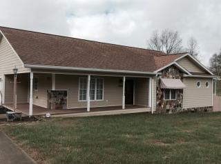 669 Valley Dr, Blountville, TN 37617-5056