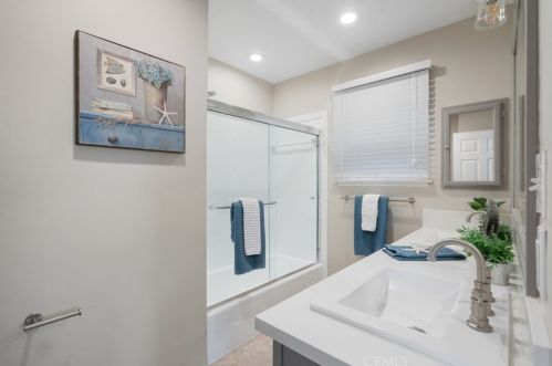 2105 Velez Dr, Rancho Palos Verdes CA  90275-1427 exterior