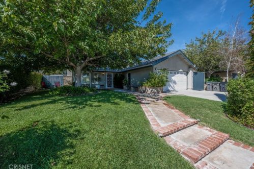 27477 Pamplico Dr, Santa Clarita, CA 91354-2032