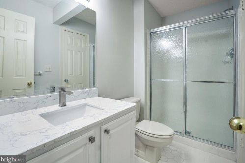 72 Shrewsbury Pl, Princeton NJ  08540-6315 exterior