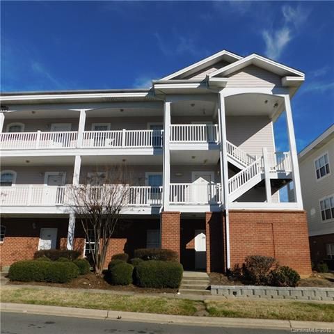 9237 Meadow Vista Rd, Charlotte, NC 28213-5296