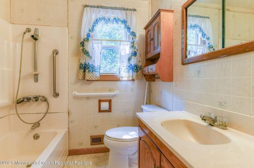 43 Piersoll Rd, Old Bridge NJ  08857-1536 exterior