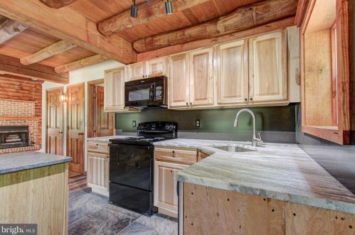 190 Royal Manor Rd, Easton PA  18042-8702 exterior