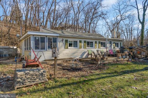 12 Willow Ter, Navy Sup Dpt, PA 17050-1801
