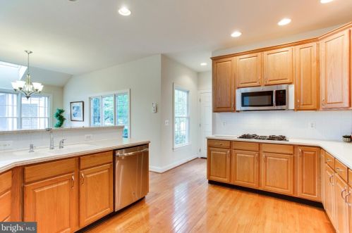 5594 Tucson Ct, Haymarket VA  20169-3145 exterior