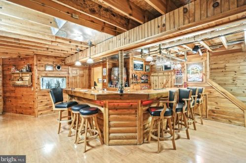 315 Bacon Rd, Red Lion PA  17356-8887 exterior