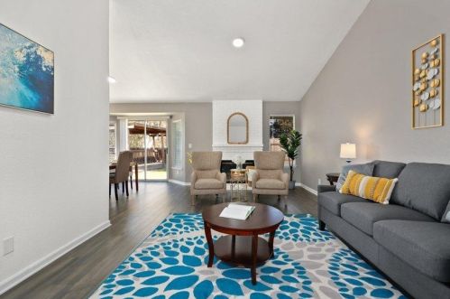 512 Silver Tree Ct, Rio Linda CA  95673-2247 exterior