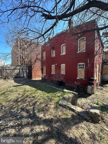 589 Columbia Rd, Washington DC 20001-2906 exterior