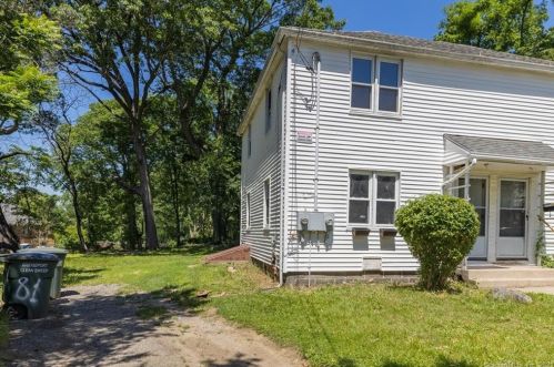81 Pearl Harbor Cir, Bridgeport, CT 06610-2330