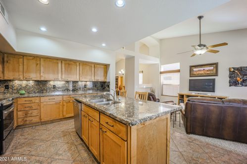 562 Kingston St, Gilbert AZ 85233-4004 exterior