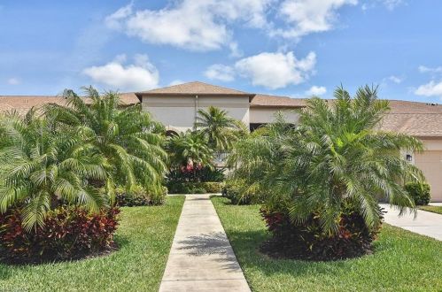 8570 Cedar Hammock Cir, Naples, FL 34112-3316