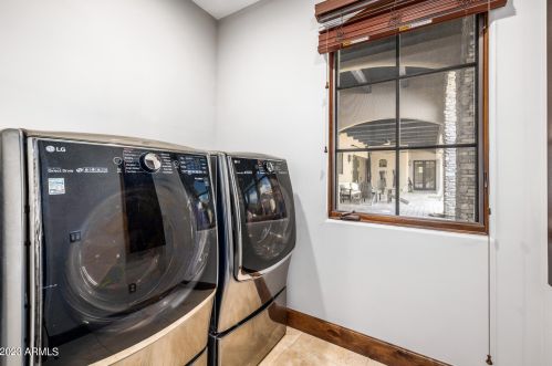 6024 Sunnyside Dr, Scottsdale AZ 85260-5724 exterior