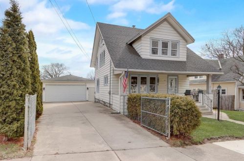 863 Perkins Ave, Waukesha, WI 53186-5245