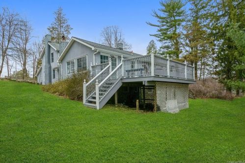 391 Hardscrabble Rd, Briarcliff NY  10510-1806 exterior