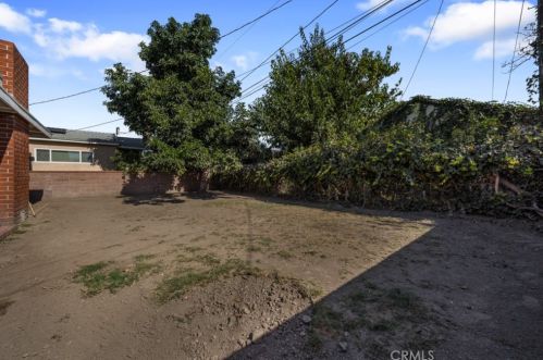 5242 Levelside Ave, Lakewood CA  90712-2224 exterior