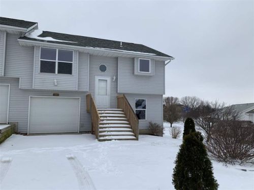1361 Ozark Rdg, Iowa City, IA 52241-3028
