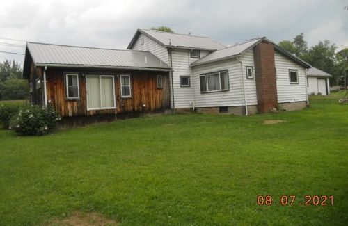 1510 Pine Hollow Blvd, Hermitage, PA 16148-1940