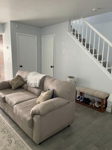 831 Nash Rd, Hollister CA  95023-5420 exterior
