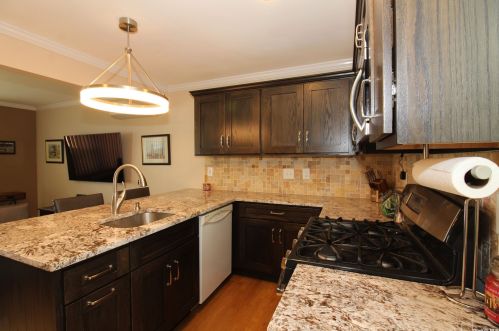 162 20th St, Deer Park, NY 11729-4802