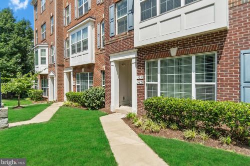 15231 Leicestershire St, Woodbridge, VA 22191-6572