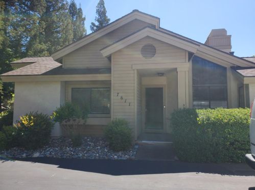 7611 Creekridge Ln, Citrus Heights, CA 95610-3259