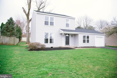 71 Honeysuckle Dr, Navy Sup Dpt, PA 17050-3191