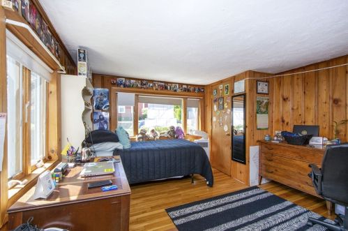 151 Hull St, Cohasset MA 02025-1007 exterior