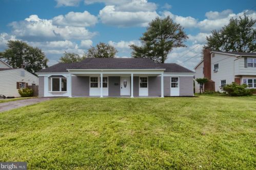 37 Needlepoint Ln, Willingboro NJ  08046-1918 exterior