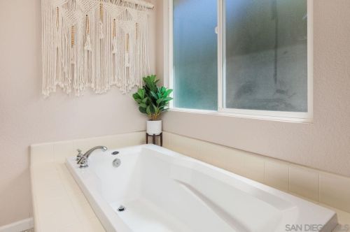 5477 Wolverine Ter, Carlsbad CA  92010-7159 exterior