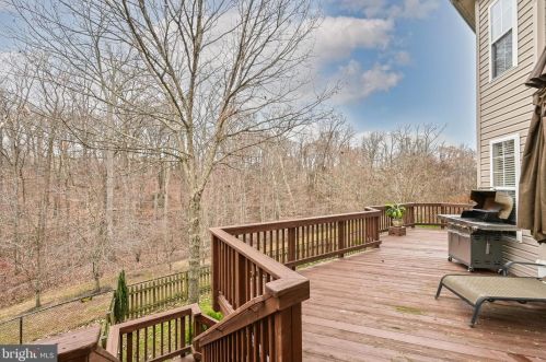1746 Ann Scarlet Ct, Woodbridge VA  22191-3992 exterior
