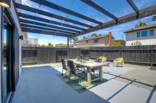 1826 Burroughs St, Oceanside CA  92054-6006 exterior