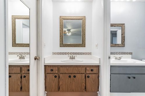 14677 Pine Glen Cir, Lutz FL  33559-3289 exterior