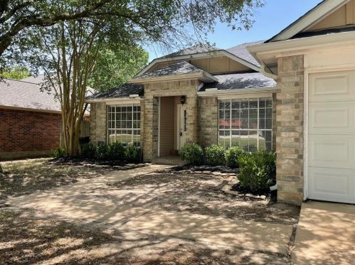 18811 Singing Woods Dr, Humble, TX 77346-5040