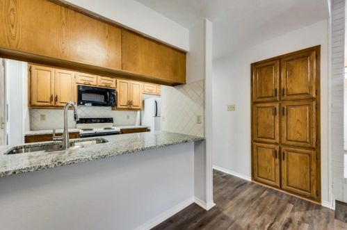 727 Monique, Cedar Hill TX  75104-1739 exterior