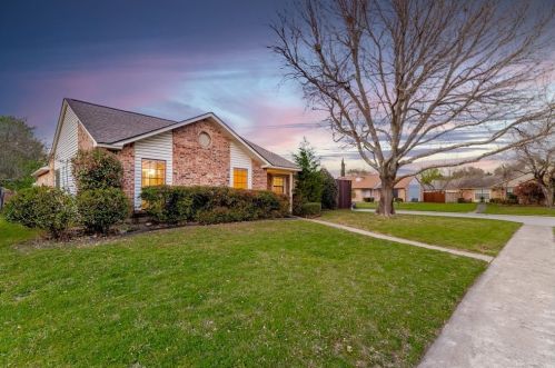 1325 Springview Dr, Allen TX  75002-2952 exterior