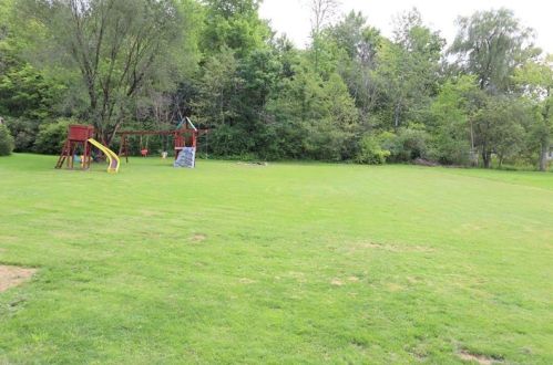 33 Edgewood Dr, Greenville, PA 16125-7207