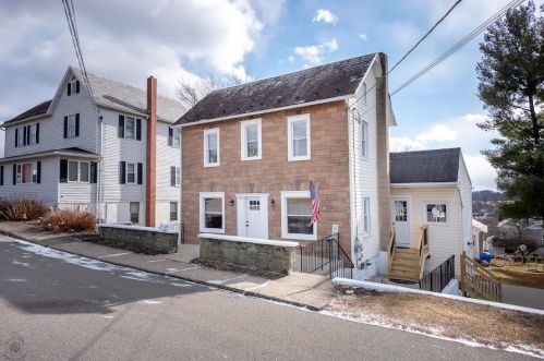 588 2nd Ave, Bangor, PA 18013-1706