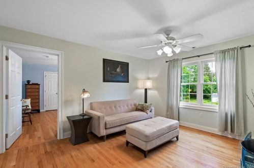 1 Reservoir Dr, Wallingford CT  06492-1862 exterior