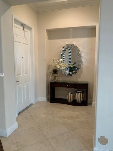 8286 39th Ct, Hollywood FL  33024-5052 exterior