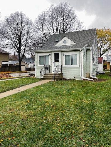 3935 Clement Ave, Milwaukee, WI 53207-4501