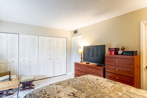 171 Mansfield, Boca Raton FL  33434-2495 exterior