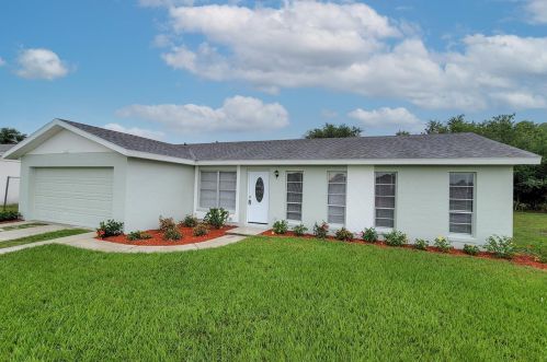 152 Cedarwood Cir, Kissimmee, FL 34743-9013