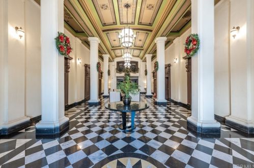 835 Locust Ave, Long Beach, CA 90813-4313