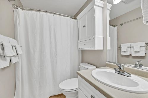 83 Barrington Ave, Nashua NH  03062-2288 exterior