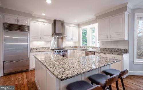 281 Golden Woods Ct, Great Falls VA  22066-4152 exterior