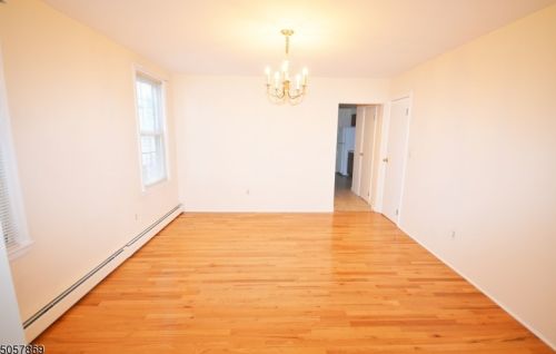 92 Benjamin St, Cranford NJ  07016-2620 exterior